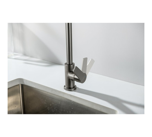 Смеситель для кухни Aquanet Лугано с квадратным изливом оружейная сталь AQ1781BGM