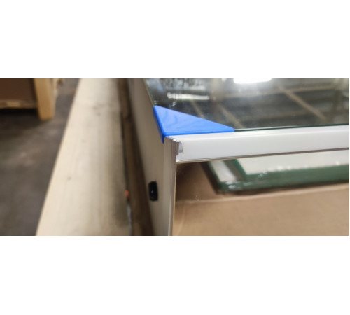 Зеркальный шкаф Laufen Frame 130x75 см LED-подсветка 3 двери 2 розетки 4.0875.4.900.144.1