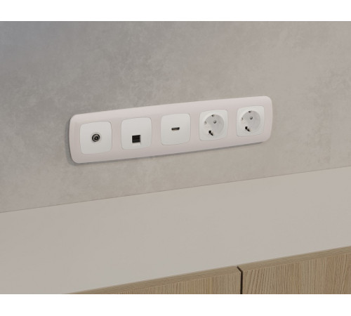 Розетка Ethernet RJ-45 и со шторками, без рамки Ambrella Volt OMEGA MO132005