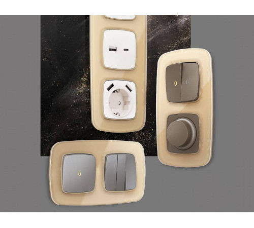 Рамка на 3 поста Ambrella Volt Radian Стекло органическое OF320603