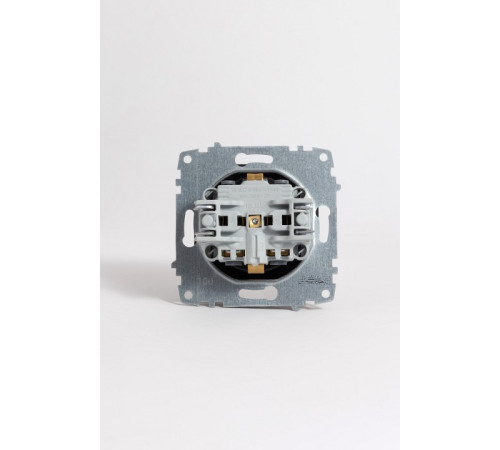 Розетка с заземлением и со шторкой, без рамки с крышкой Elbi Eleсtriс Zena Vega 609-014800-219