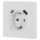 Розетка с заземлением и со шторкой и 2хUSB, без рамки Эра Эра 12 12-4108-01М