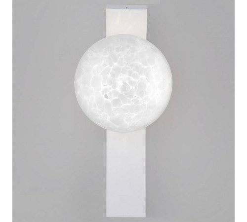 Бра Eurosvet Luxor 40019/1 белый