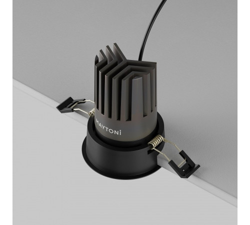 Встраиваемый светильник Maytoni DL117-15W-3K-B