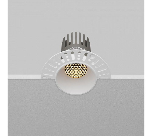 Встраиваемый светильник Maytoni DL124-10W-2.7K-TRS-W