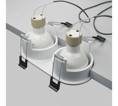 Встраиваемый светильник Maytoni Technical Share DL126-02-GU10-W