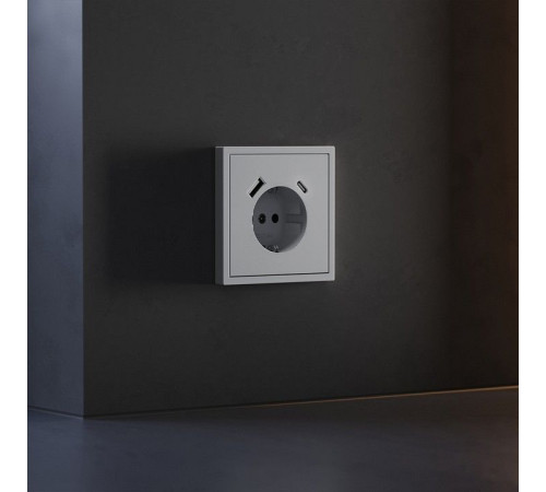 Накладка для розетки с заземлением и со шторками и 2хUSB type A и C Voltum S70 VLS001016