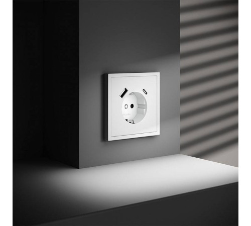 Розетка с заземлением и со шторкой и 2хUSB type A и C, без рамки Voltum S70 VLS040502