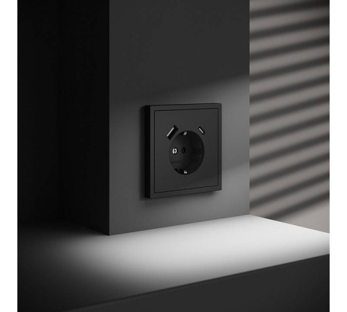 Розетка с заземлением и со шторкой и 2хUSB type A и C, без рамки Voltum S70 VLS040508