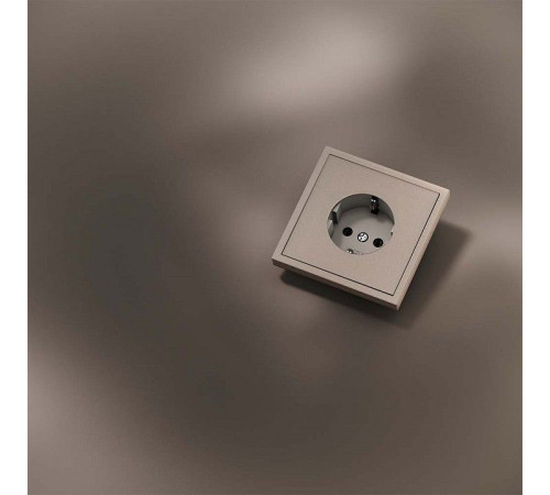 Накладка для розетки с заземлением Voltum S70 METAL VLSM000610