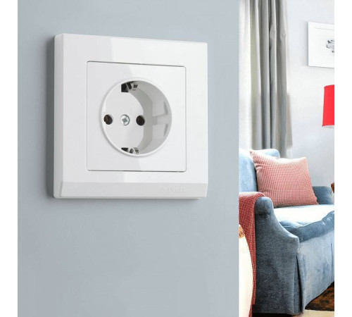 Розетка с заземлением и с шторками, без рамки Werkel белый W1171101