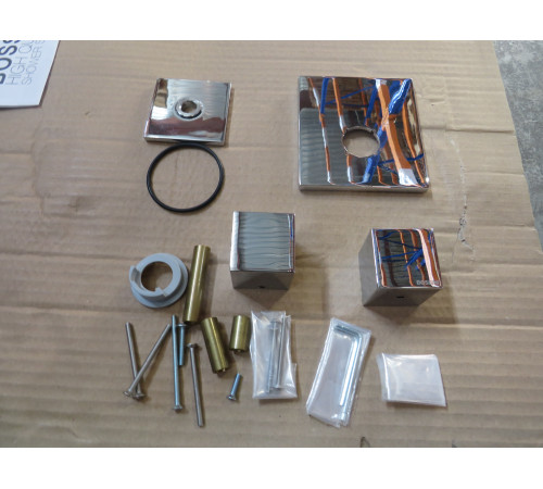 Смеситель термостатический для душа встраиваемый Bossini Cube хром Z032203.030_УЦ