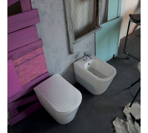 Биде напольное пристенное Kerasan Tribeca 55х35 см с креплением WB5N белый 512001