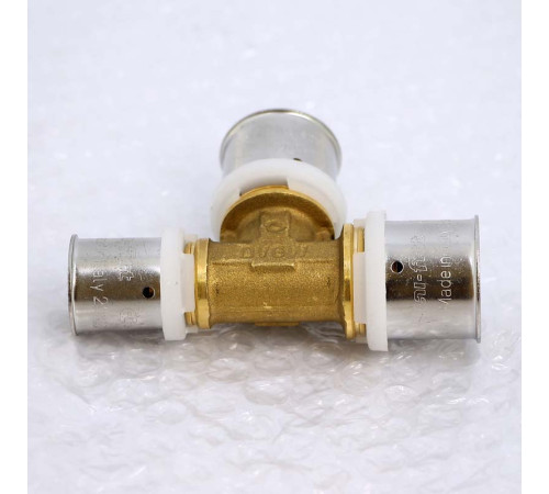 Тройник пресс Uni-Fitt 26х26х20 мм 706G8870