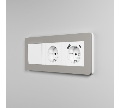 Рамка из поликарбоната на 3 поста Split дымчатый/белый, soft-touch W0033067