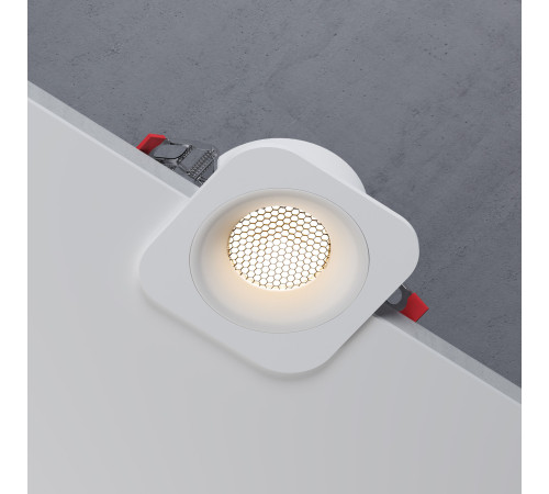 Светильник встраиваемый с антибликовой решеткой Tetro 10W 3000K белый IP44 15276/LED