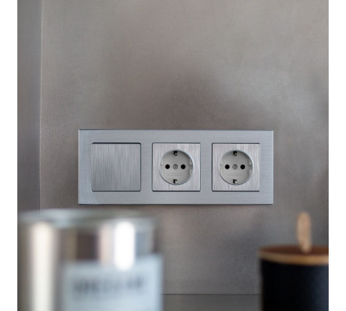 Выключатель одноклавишный проходной (cеребряный рифленый) W1112009