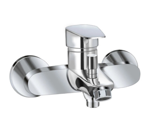 Смеситель для ванны AQUAme Prato с душевым набором хром AQMP6112