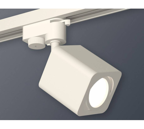 Светильник на штанге Ambrella Light XT XT7812010