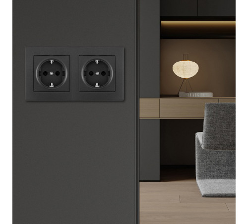 Розетка с заземлением и со шторкой Arte Milano SET06-2 SET06-2-40-1x2 black