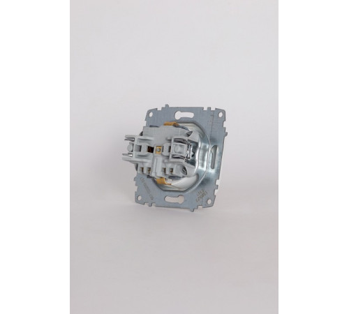 Розетка с заземлением, без рамки Elbi Eleсtriс Jazz 607-010200-217