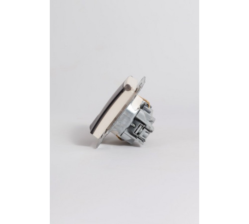 Розетка с заземлением с крышкой, без рамки Elbi Eleсtriс Zena Vega 609-012500-218