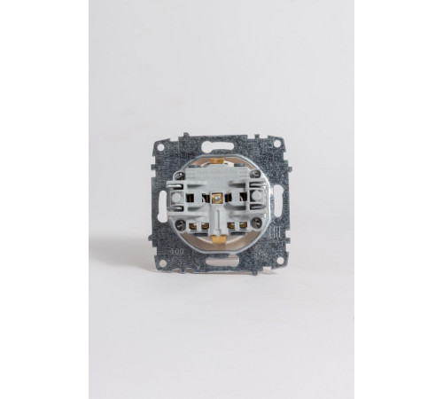 Розетка с заземлением с крышкой, без рамки Elbi Eleсtriс Zena Vega 609-012500-218