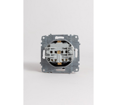Розетка с заземлением и со шторкой, без рамки Elbi Eleсtriс Zena Vega 609-014800-243