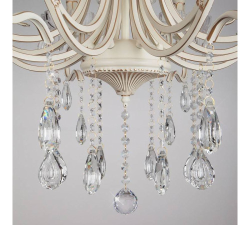 Потолочная люстра Eurosvet Etna 12205/8 белый Strotskis