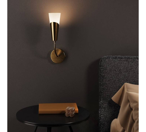 Бра Eurosvet Rhyton 60167/1 латунь