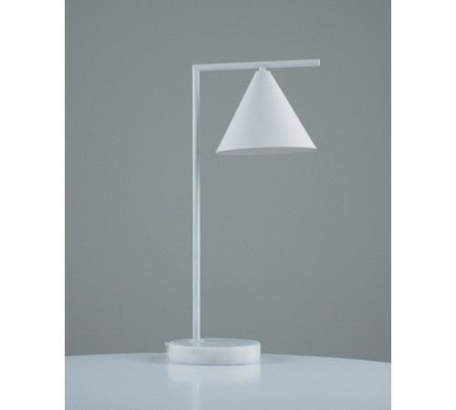 Настольная лампа декоративная Moderli Omaha V11596-1T