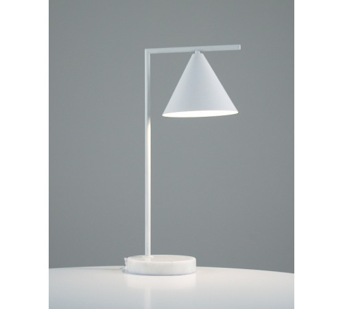 Настольная лампа декоративная Moderli Omaha V11596-1T