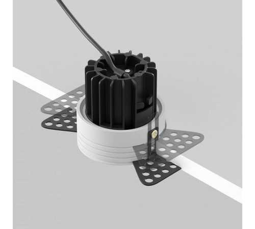 Встраиваемый светильник Maytoni Round DL058-7W2.7K-TRS-W