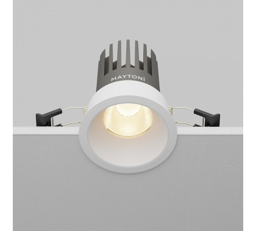 Встраиваемый светильник Maytoni DL117-15W-3K-W