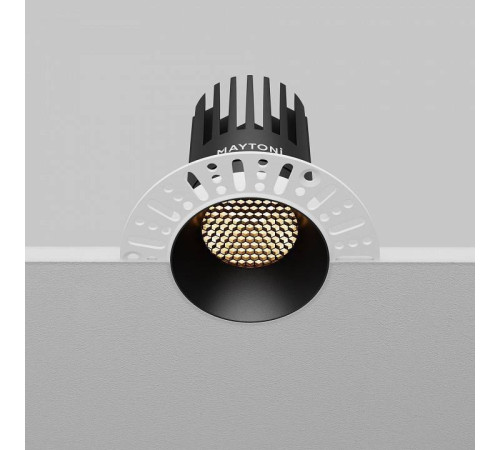 Встраиваемый светильник Maytoni Dip DL121-15W-2.7K-TRS-B