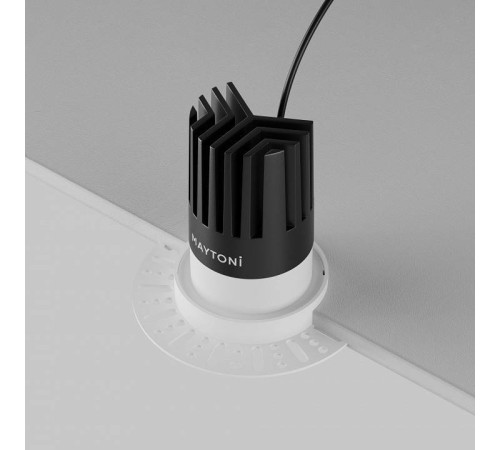 Встраиваемый светильник Maytoni Dip DL121-15W-2.7K-TRS-W