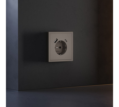 Накладка для розетки с заземлением и со шторками и 2хUSB type A и C Voltum S70 VLS001014