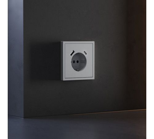 Накладка для розетки с заземлением и со шторками и 2хUSB type A и C Voltum S70 VLS001016