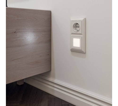 Розетка с заземлением, без рамки Werkel белый W1171301