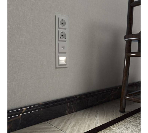 Рамка на 4 поста Werkel Favorit (белый матовый, стекло) W0041105 Favorit (белый матовый, стекло)