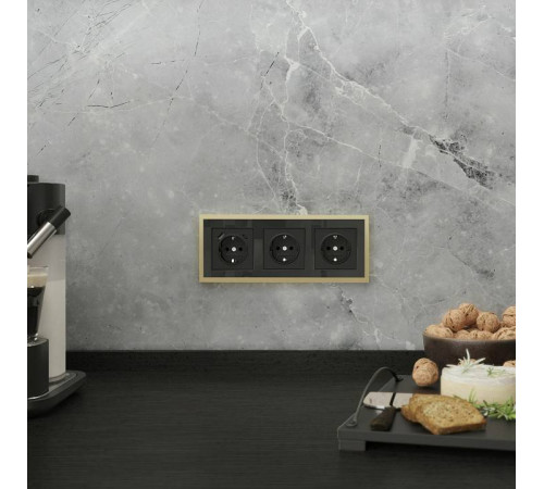 Рамка на 3 поста Werkel Baguette черный/латунь W0032852