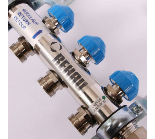 Коллекторная группа REHAU HKV-D 1 x 3/4 3 выхода 208031