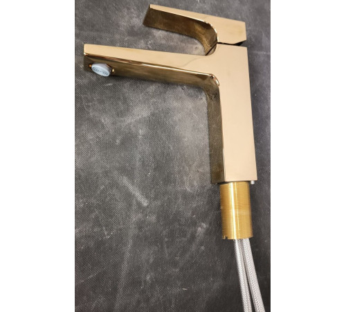 Смеситель для раковины Hansgrohe Metropol 110 Push-Open золотой 32507990