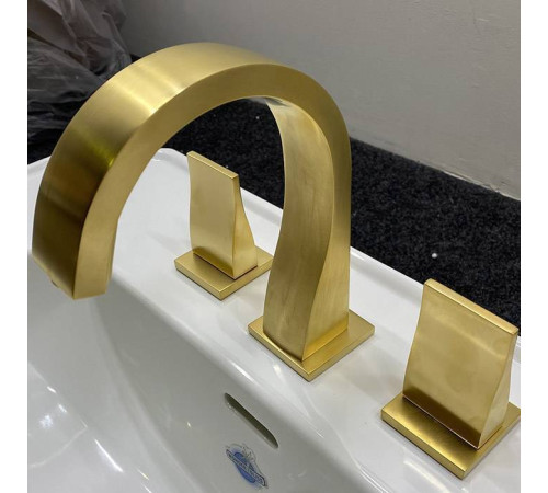 Смеситель для раковины THG Pure на 3 отверстия с донным клапаном Matt gold G04-F07-151