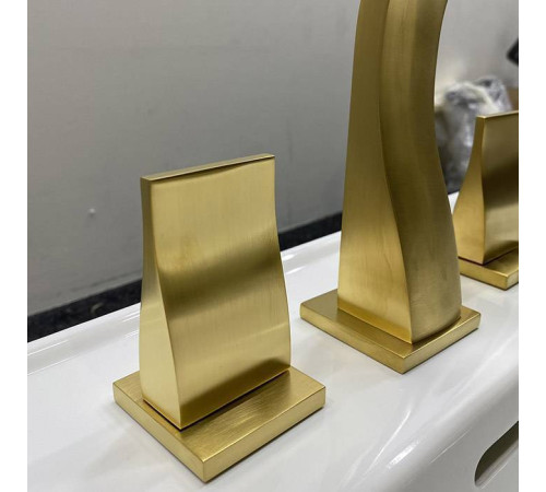 Смеситель для раковины THG Pure на 3 отверстия с донным клапаном Matt gold G04-F07-151