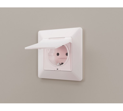 Накладка для розетки влагозащищенной с заземлением и со шторками с крышкой Ambrella Volt Quant AP2080