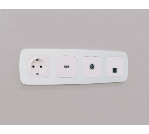 Розетка Ethernet RJ-45 и со шторками, без рамки Ambrella Volt OMEGA MO212005