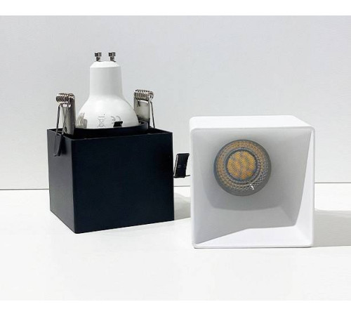 Встраиваемый светильник Italline DL 3024 DL 3024 black