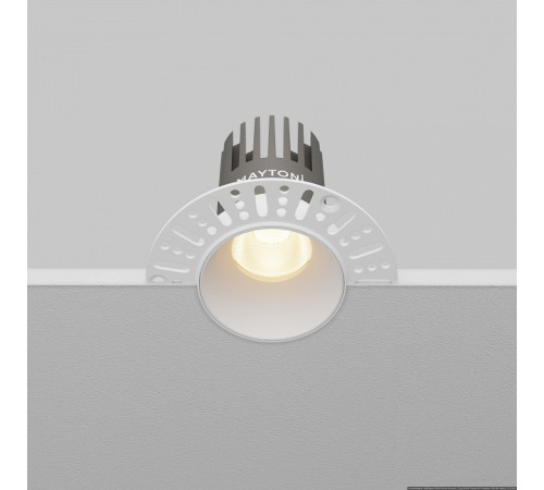 Встраиваемый светильник Maytoni DL119-10W-3K-TRS-W