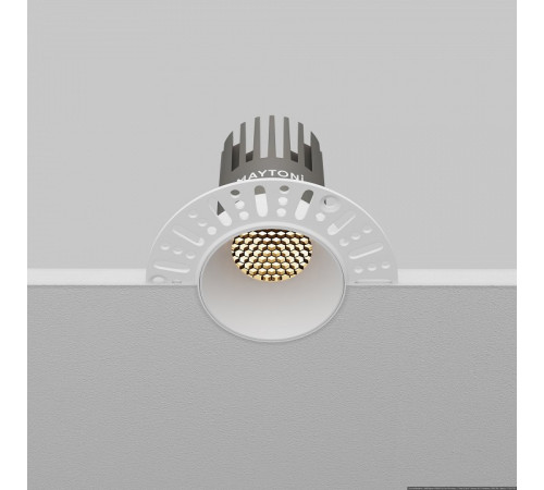 Встраиваемый светильник Maytoni DL119-10W-3K-TRS-W